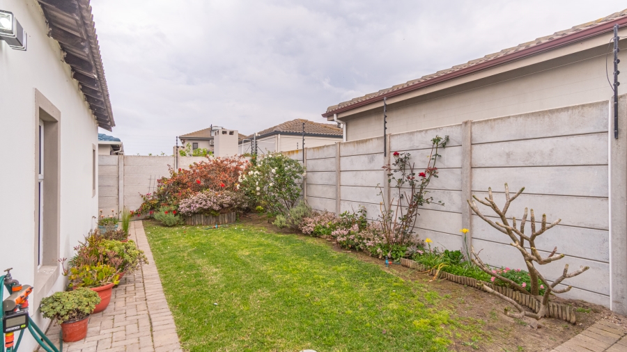 3 Bedroom Property for Sale in Parklands North Western Cape